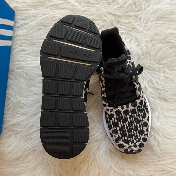 Adidas Leopard Swift Run NWT 7 - Picture 13 of 16